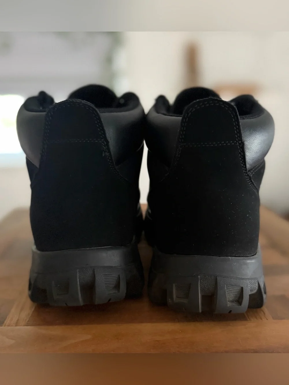 Lugz Men's Black Suede Chukka Boot